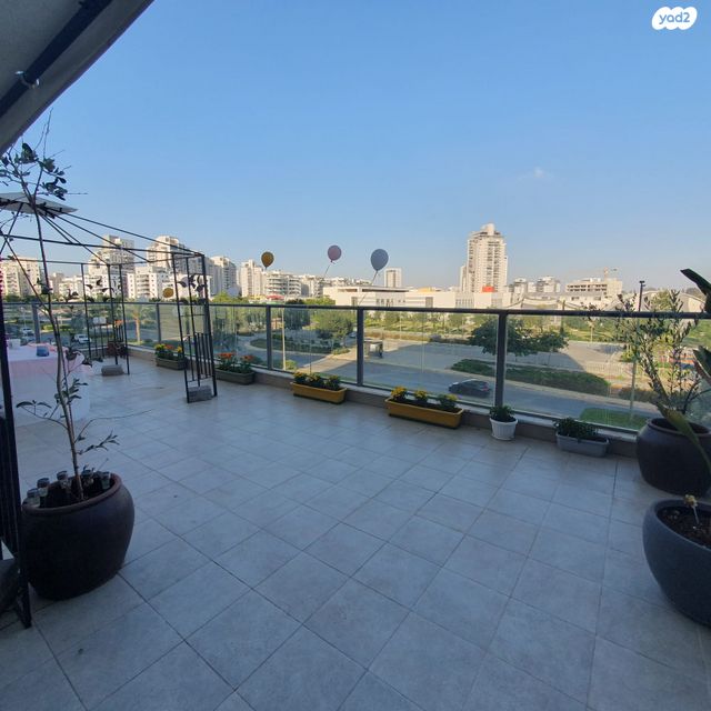 שדרות הרצל 5