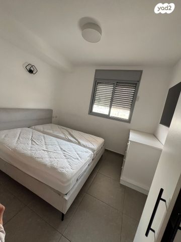 דירה, שמעון פרס 1, המחנה הצבאי, קרית מלאכי