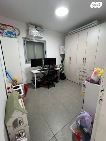 דירה, שמעון פרס 1, המחנה הצבאי, קרית מלאכי