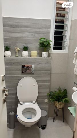 דירה, משה שרת 20, קרית שרת מערב, חולון