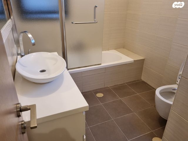 דירה, שדרות רפאל סויסה 10, בר לב, מזכרת בתיה