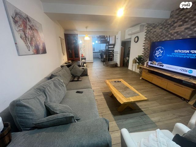 גג/ פנטהאוז, ברטנורא 3, המרכז השקט / מרכז העיר, פתח תקווה