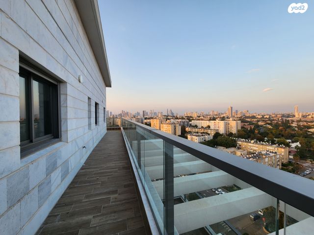 גג/ פנטהאוז, סנפיר 2, נווה חן, תל אביב יפו