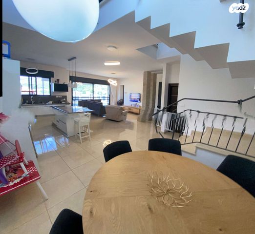 בית פרטי/ קוטג', הברושים 1, חוסן, חוסן