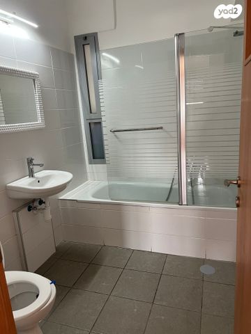 דירה, שמעון פרס 1, המחנה הצבאי, קרית מלאכי