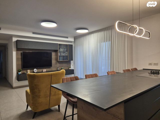 יצחק אבינו 1