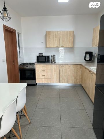 דירה, שמעון פרס 1, המחנה הצבאי, קרית מלאכי