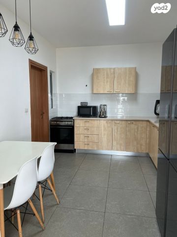 דירה, שמעון פרס 1, המחנה הצבאי, קרית מלאכי