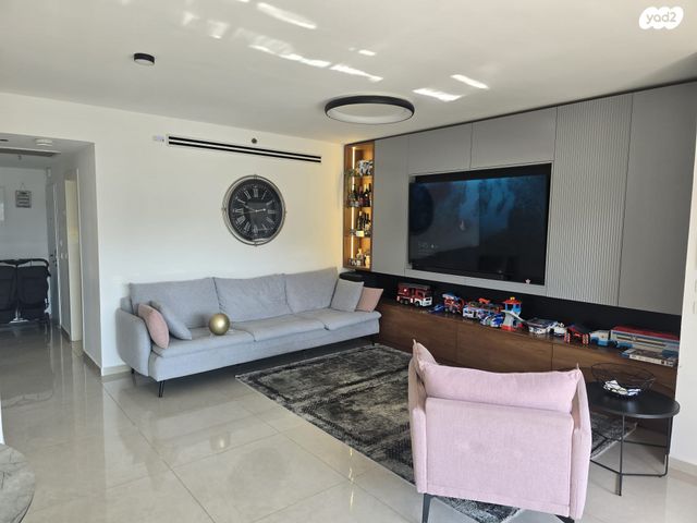 דירה, ארבע ארצות 12, ג'סי כהן, חולון