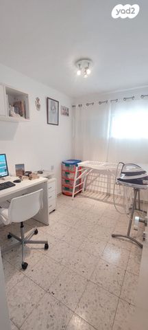 דירה, התנאים 1, ג'סי כהן, חולון