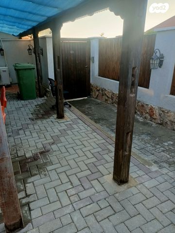 דו משפחתי, זרזיר 2, מעוף, ערד