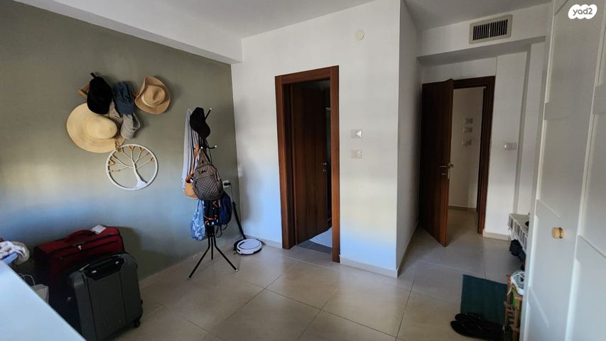 דירה, ספיר 29, אבני חן, חריש