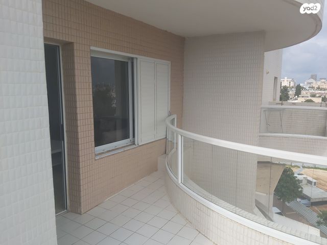 דירה, רמב"ם 24, רמת חן ובן ציון, נתניה