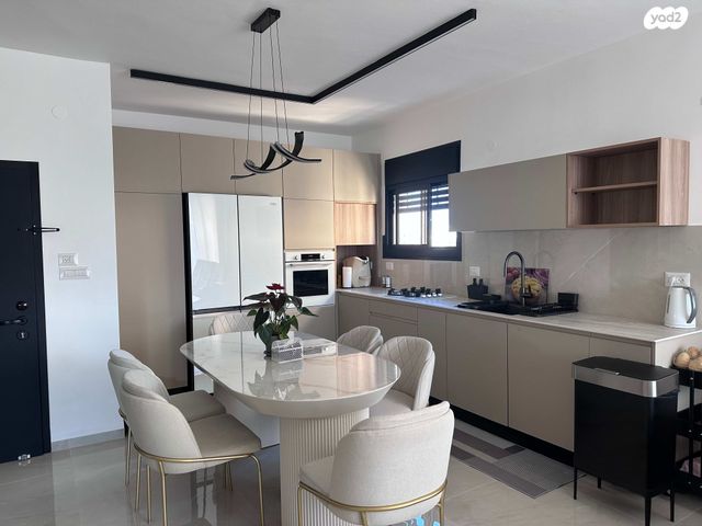 דירה, קרן היסוד 59, מרכז העיר, סביניה, הוותיקה, קרית ביאליק