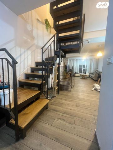 גג/ פנטהאוז, ברטנורא 3, המרכז השקט / מרכז העיר, פתח תקווה