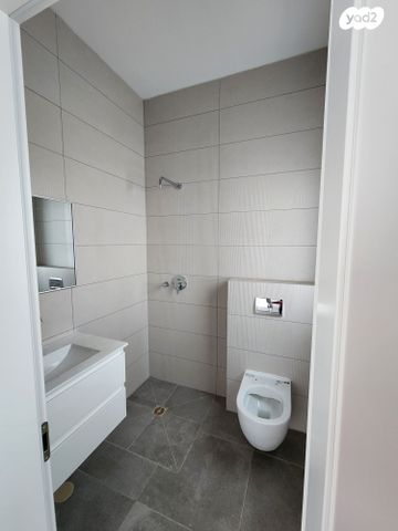 גג/ פנטהאוז, סנפיר 2, נווה חן, תל אביב יפו