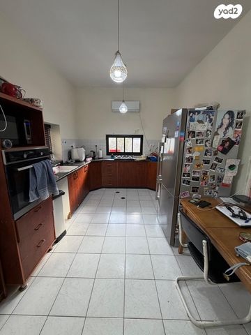 בית פרטי/ קוטג', חיים נחמן ביאליק 5, שיכון א', קרית שמונה