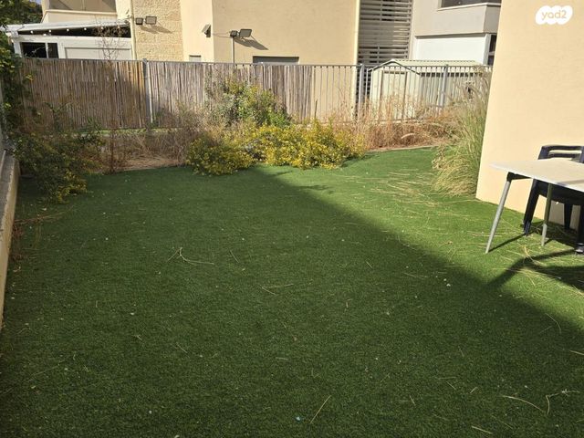 דירת גן, מעלה עמוס 1, יד בנימין, יד בנימין