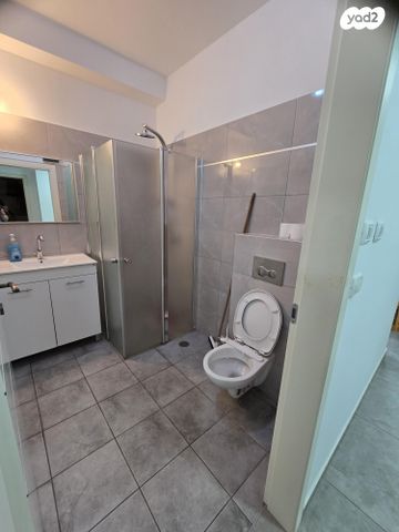 דירת גן, מעלה עמוס 1, יד בנימין, יד בנימין