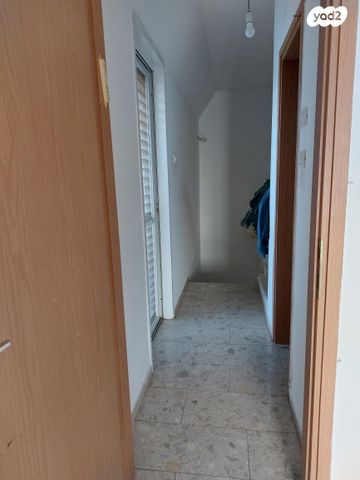 דו משפחתי, שנת היובל 114, גיל עמל, הוד השרון