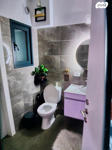 דירה, הרב שך 1, רמת שלמה, ירושלים