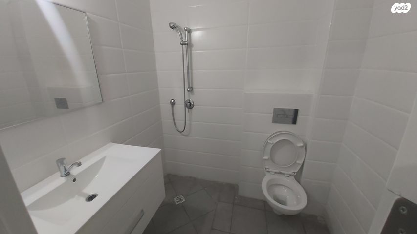 דירה, טופז 24, אבני חן, חריש