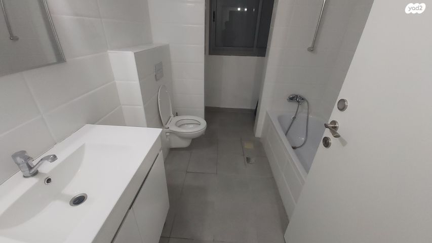 דירה, טופז 24, אבני חן, חריש