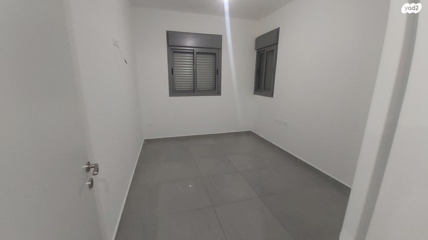 דירה, טופז 24, אבני חן, חריש