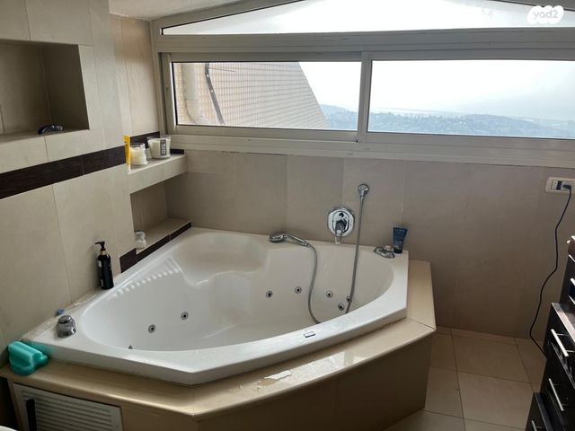 גג/ פנטהאוז, לסקוב 3, רמת גולדה, חיפה