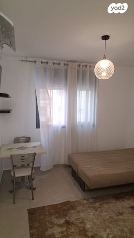 שדרות מונטיפיורי 15