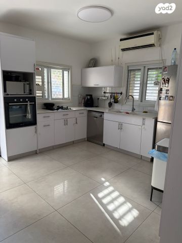 בית פרטי/ קוטג', יוסף אהרונוביץ' 20, נאות גנים, נתניה