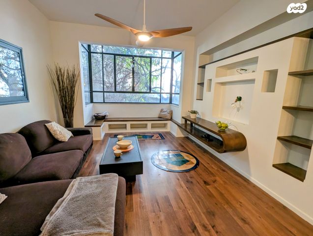 שדרות רוטשילד 129