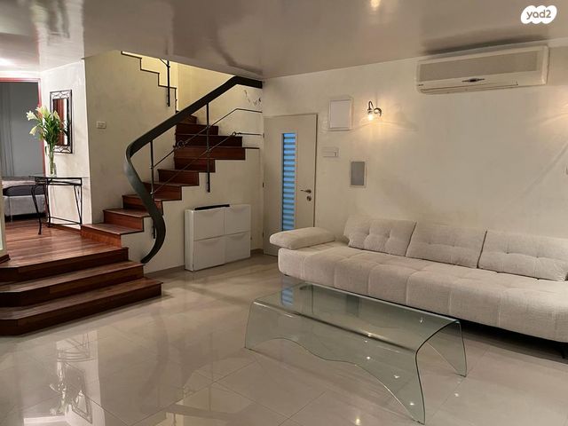 גג/ פנטהאוז, לסקוב 3, רמת גולדה, חיפה