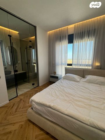 גג/ פנטהאוז, אורן 1, בת חפר, בת חפר