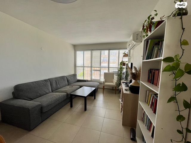 דירה, מעפילי אגוז 104, נווה חן, תל אביב יפו