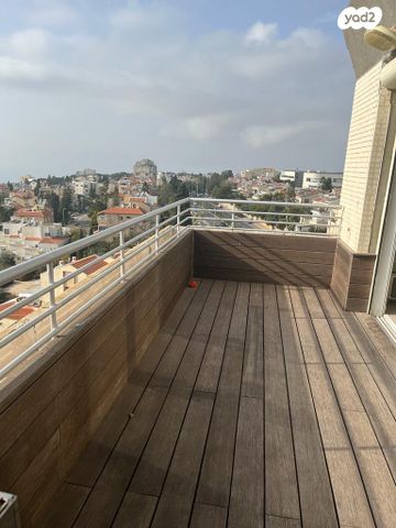 גג/ פנטהאוז, לסקוב 3, רמת גולדה, חיפה