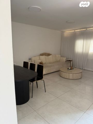 בית פרטי/ קוטג', יוסף אהרונוביץ' 20, נאות גנים, נתניה