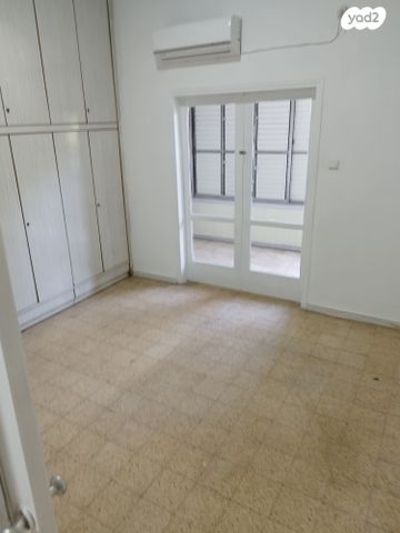 דירה, ביאליק 14, שכונת יהלום, מרכז העיר ב, רמת גן