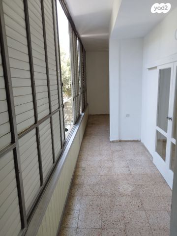 דירה, ביאליק 14, שכונת יהלום, מרכז העיר ב, רמת גן