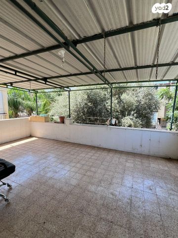 דירה, הוגו מולר 58, בן גוריון, קרית אתא