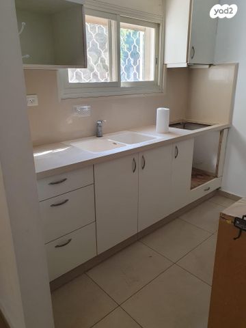 בית פרטי/ קוטג', הגפנים 6, כפר סירקין, כפר סירקין