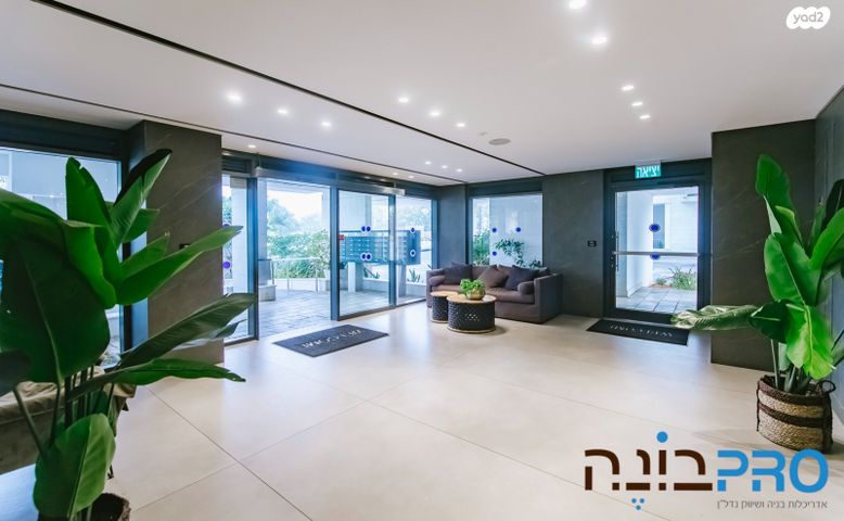 דירה, זכריה חתוכה, נווה מרמורק, רחובות