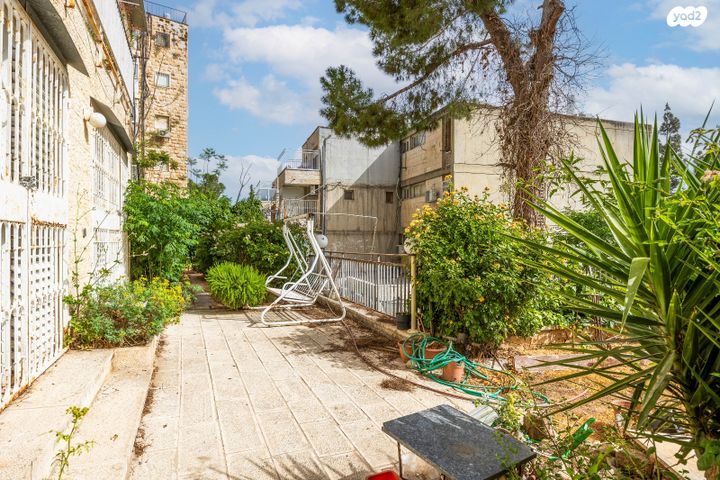 דירה, הרב עוזיאל, בית וגן, ירושלים