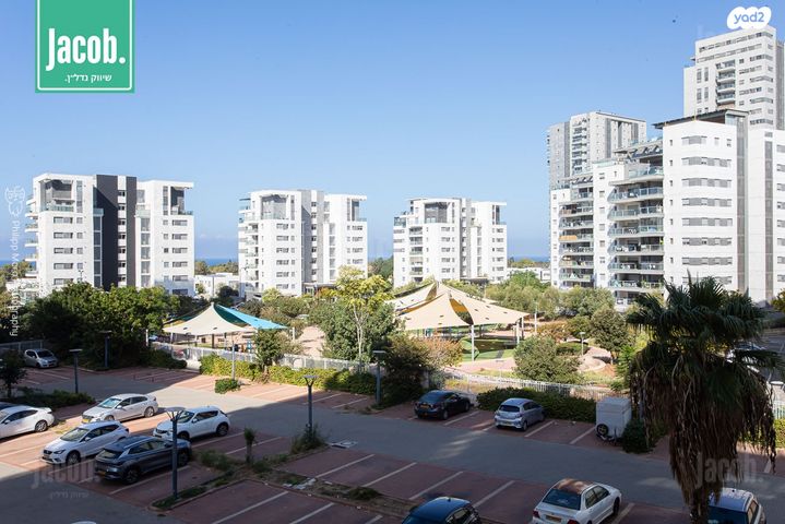 דירה, גלי כרמל, טירת כרמל