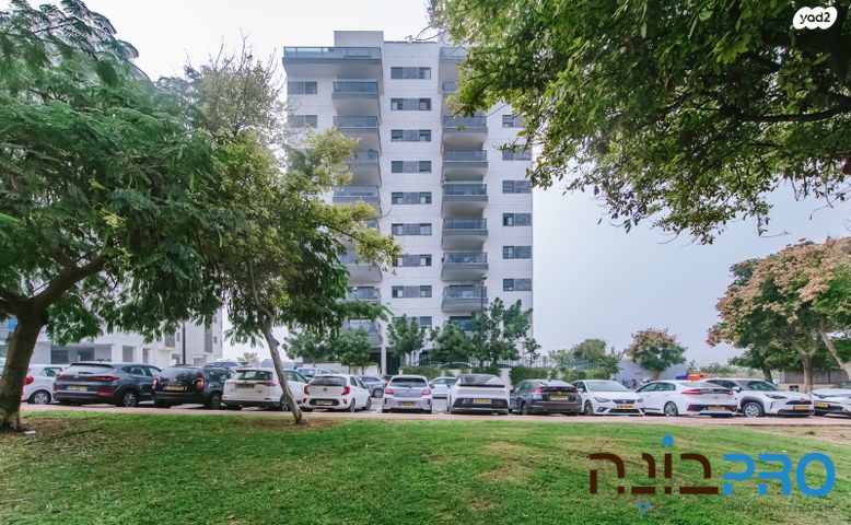 דירה, זכריה חתוכה, נווה מרמורק, רחובות