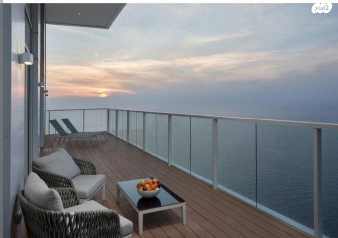 תיירות ונופש, שדרות עובד בן עמי 10, נוף הטיילת, נתניה