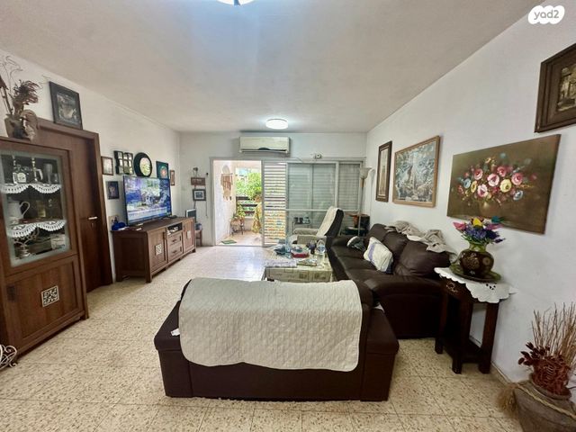 דירה, בן גוריון, פועלים א, כפר סבא