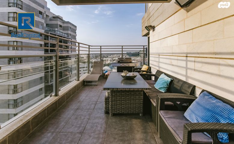 דירה, 2008, רעננה