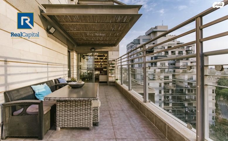 דירה, 2008, רעננה