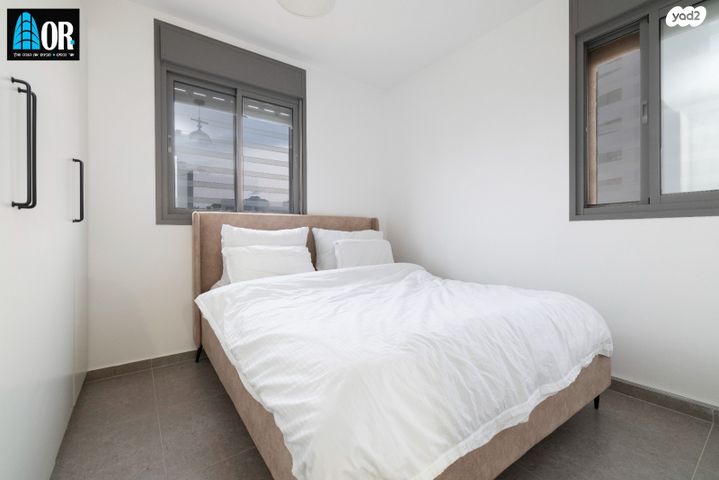 דירה, דליה רביקוביץ, נאות שמיר, יבנה